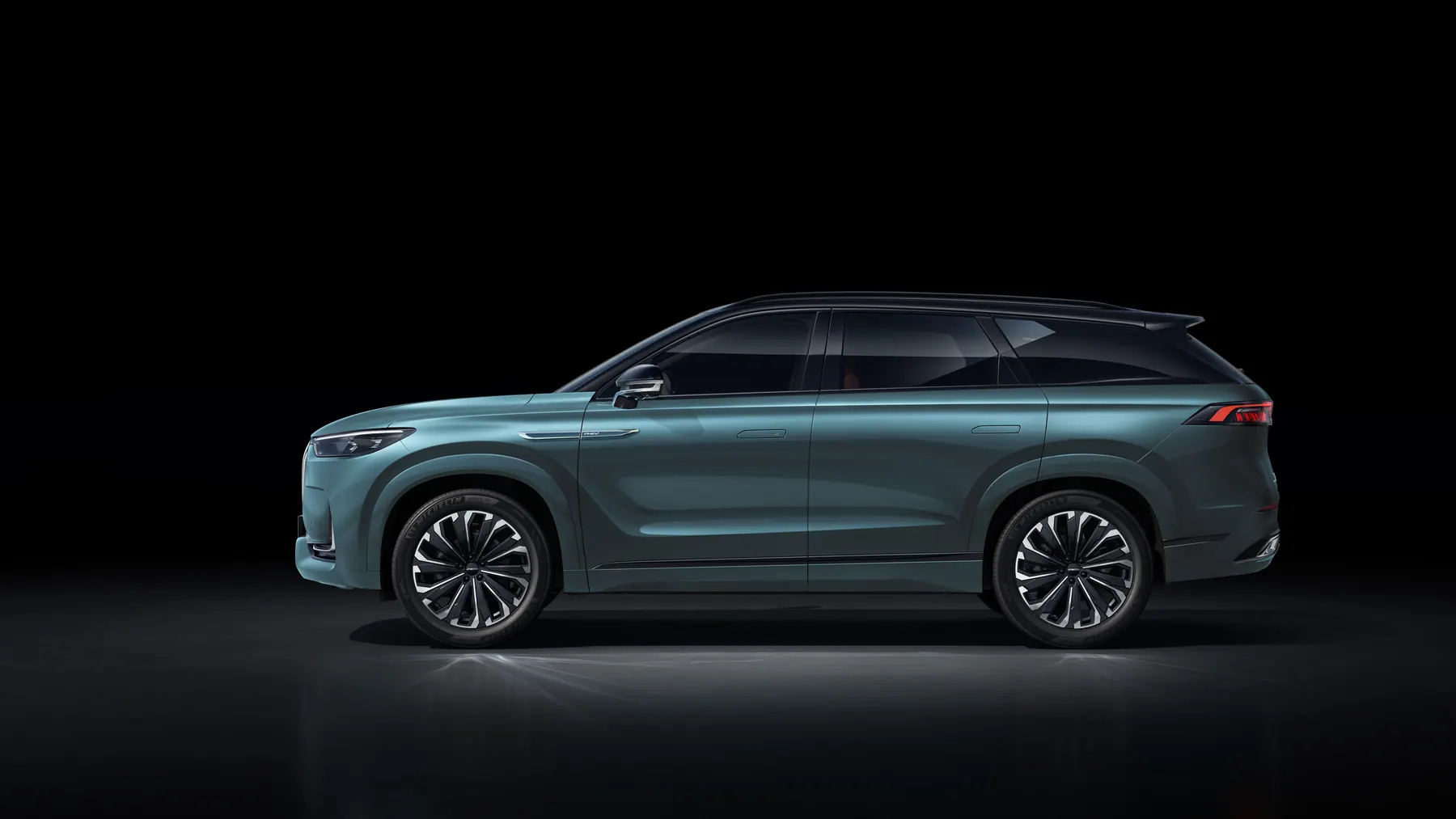 JAECOO J8 side 90 degree exterior