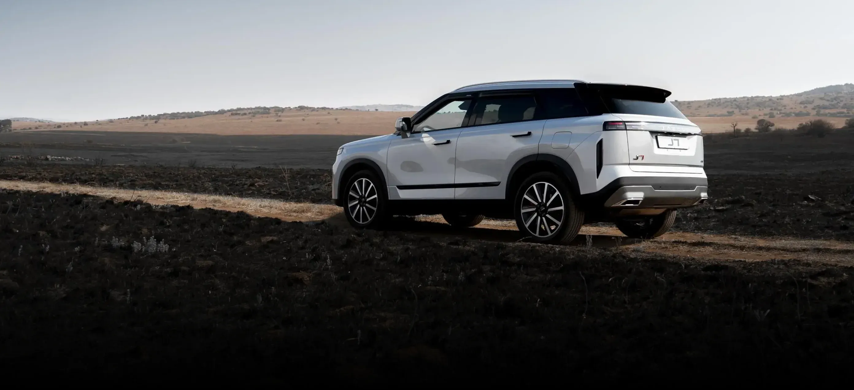 JAECOO SUV parked on an open road